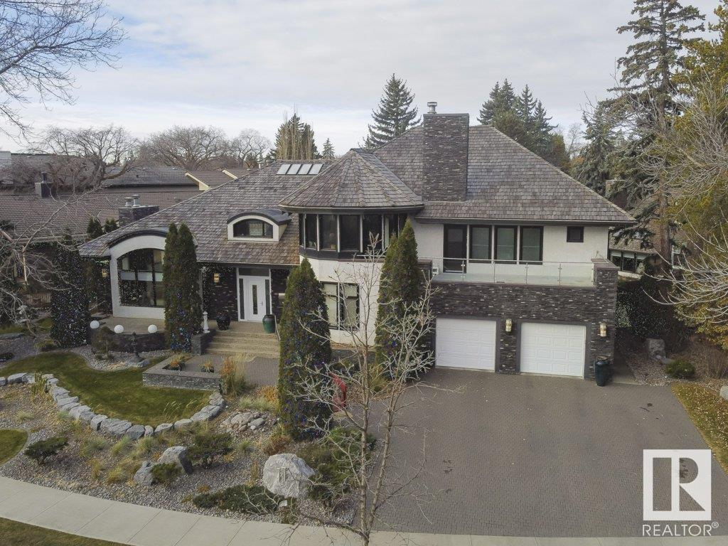 11 Wellington Cr NW, Edmonton, AB T5N 3V2