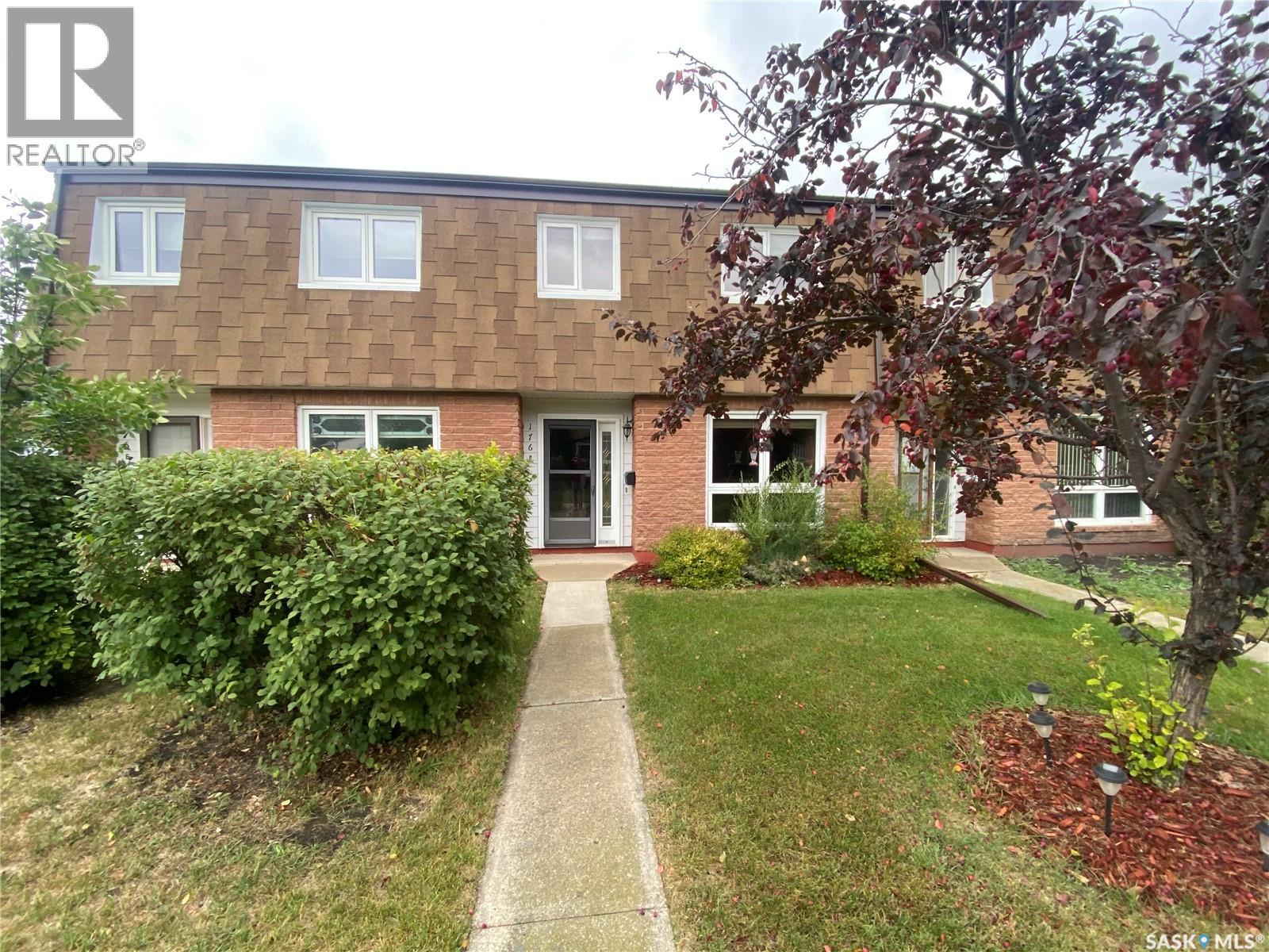 176 Manitoba Avenue #d, Yorkton, SK S3N 3G8