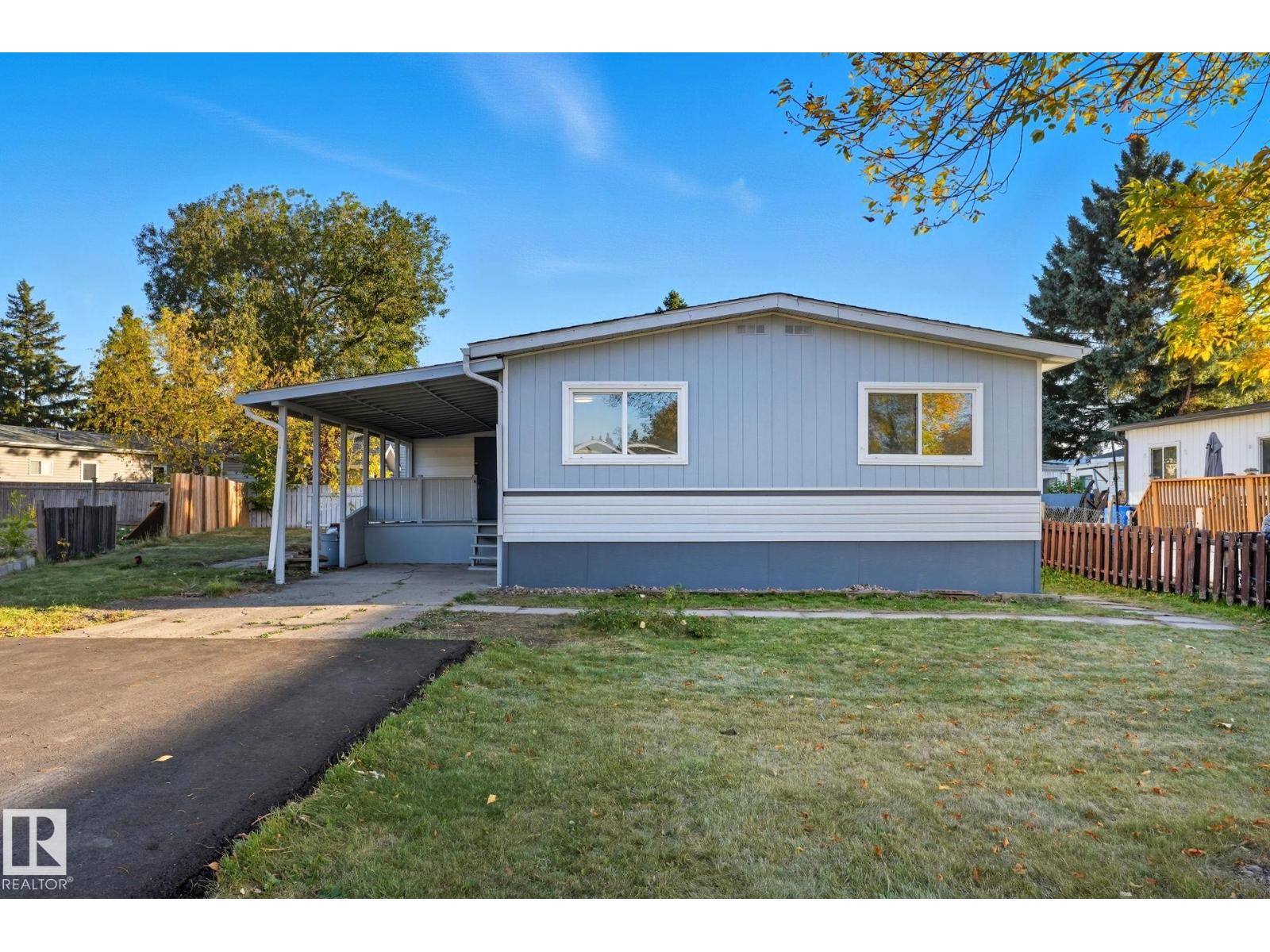 67 Ridgeway Dr NW, Edmonton, AB T6P 1C2