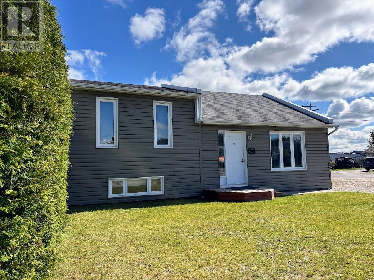 36 Otter Ave, Manitouwadge, ON P0T 2C0