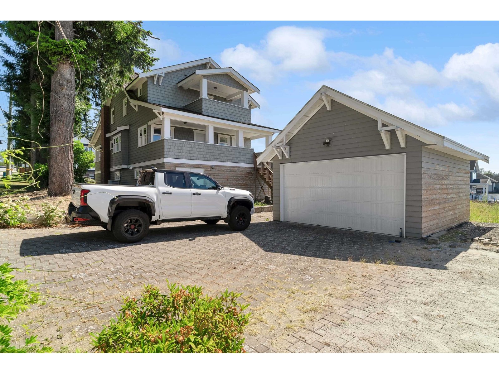 16602 Bell Rd, Surrey, BC V3S 1H8