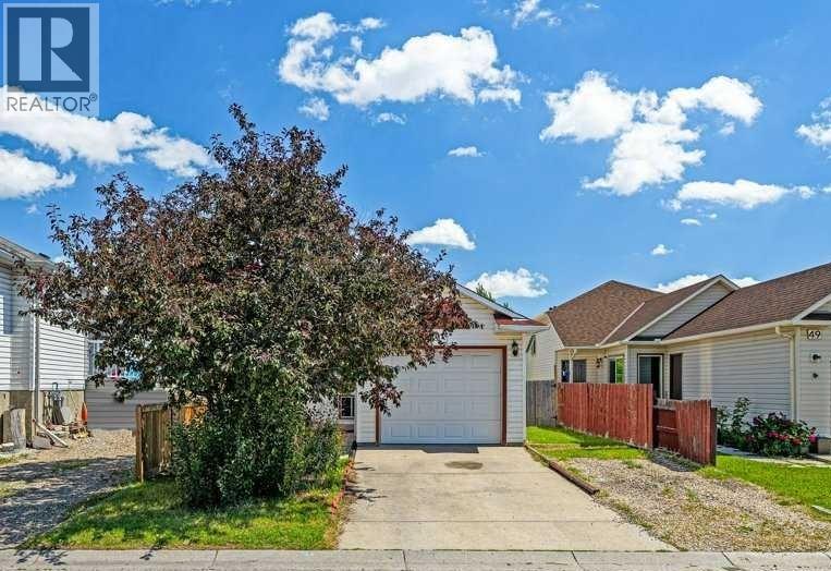 51 Hunterhorn Cres NE, Calgary, AB T2K 6J3