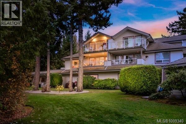 1930 Capelin Pl Unit 17 Pl, Comox, BC V9M 4C3
