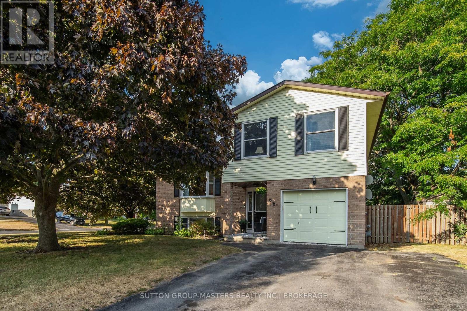 66 Nicholson Cres, Loyalist Amherstview, ON K7N 1X1