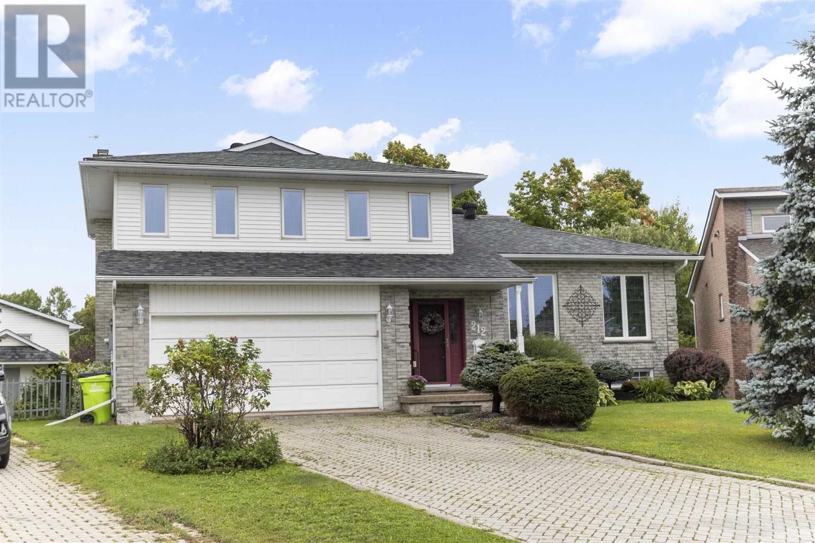 212 Promenade Dr, Sault Ste. Marie, ON P6B 5J6