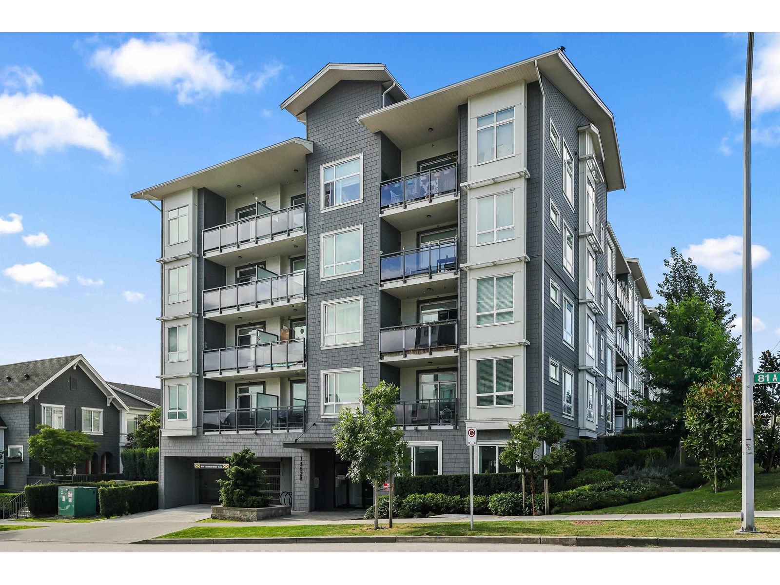 13628 81a Avenue Unit 303, Surrey, BC V3W 3E2