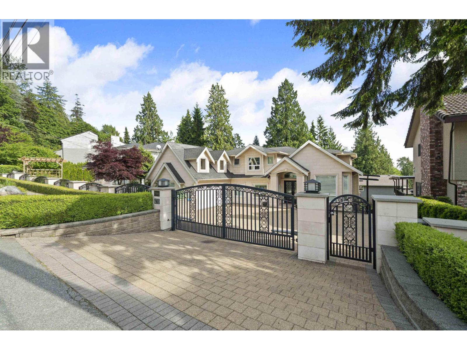 7638 Aubrey St, Burnaby, BC V5A 1K7