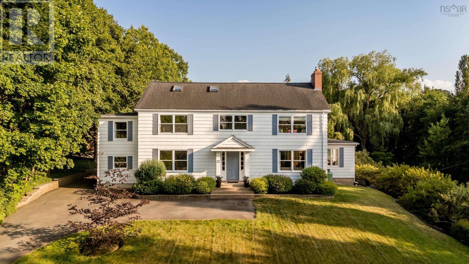 22 Westwood Ave, Wolfville, NS B4P 1X9