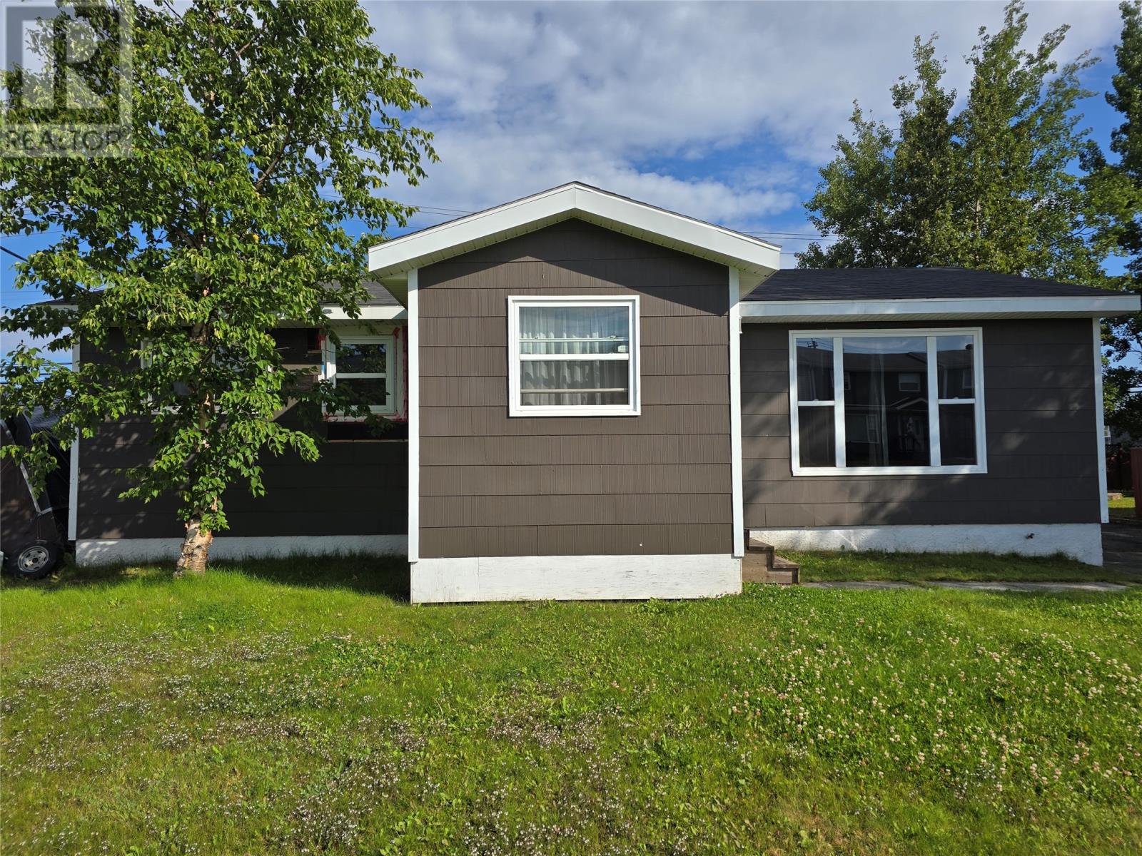 825 Tamarack Dr, Labrador City, NL A2V 2M3