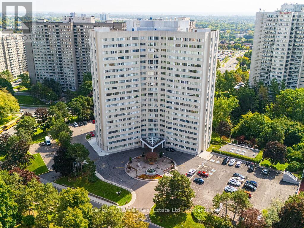 3695 Kaneff Crescent #606, Mississauga, ON L5A 4B6