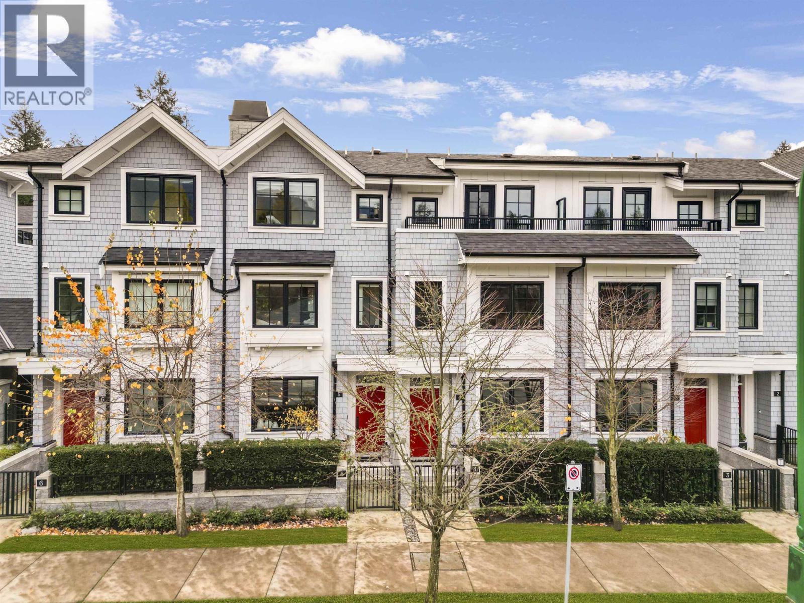 1133 Ridgewood Drive Unit 5, North Vancouver, BC V7R 0A4