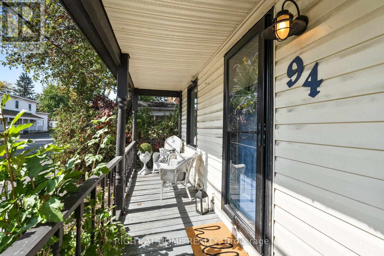 94 Main St, North Dundas, ON K0A 2R0