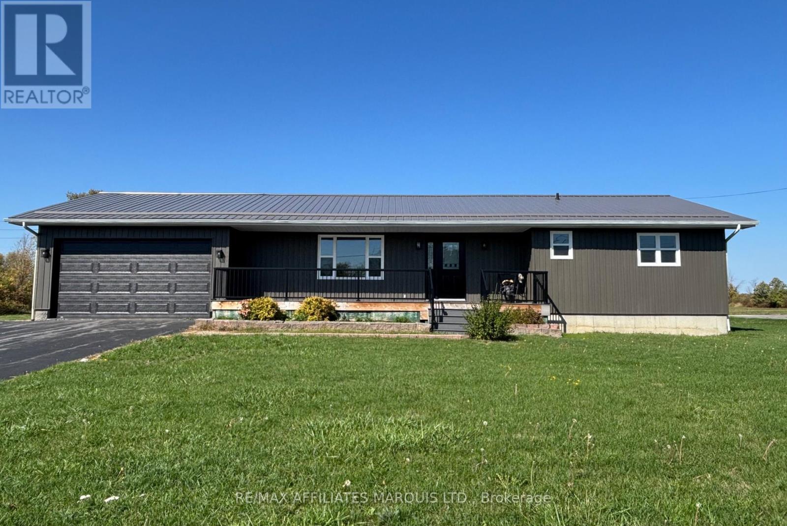 16925 Cornwall Centre Rd, South Stormont, ON K0C 1P0