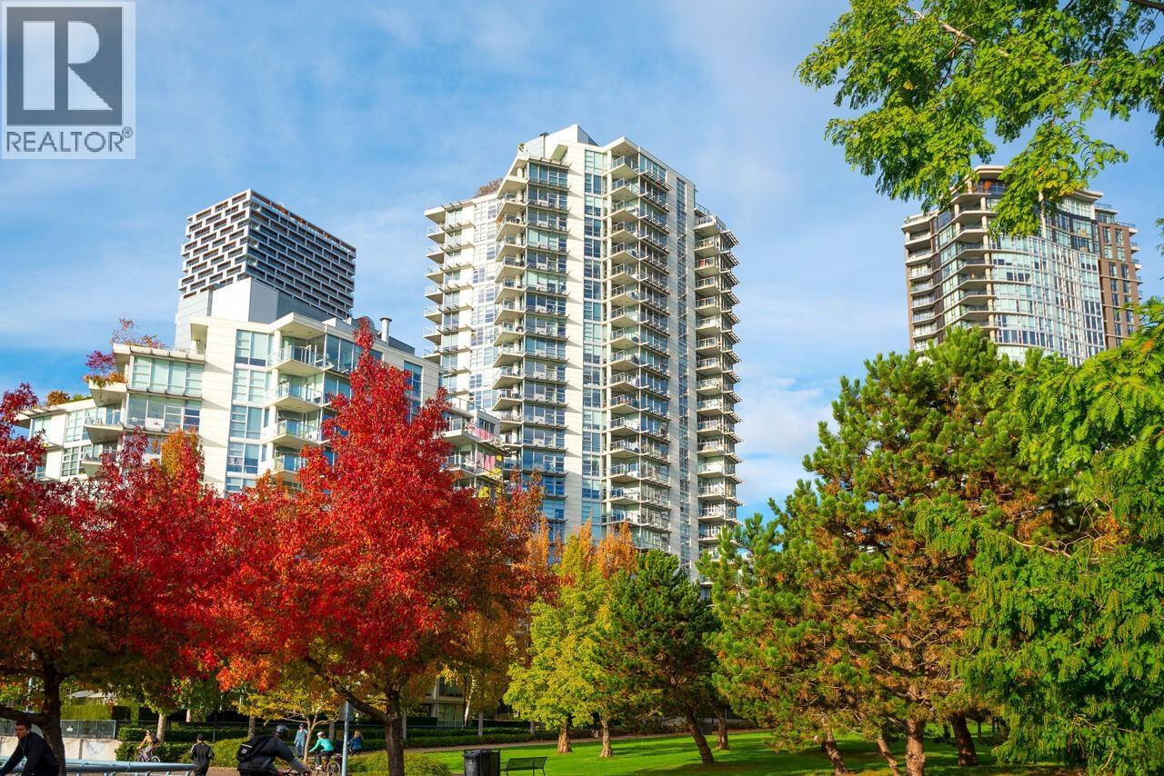 638 Beach Crescent Unit 305, Vancouver, BC V6Z 3H4