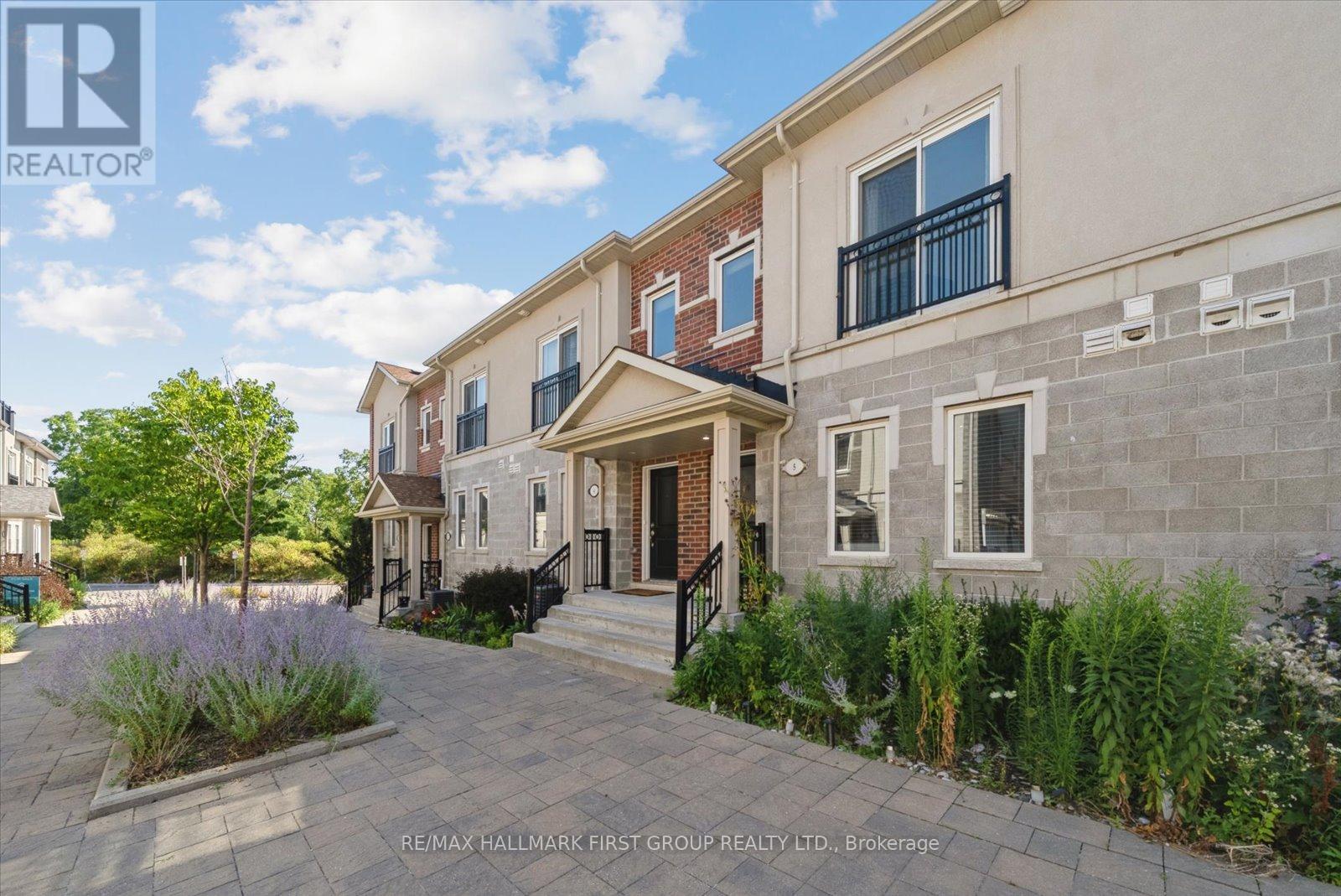 5 1060 St Hildas Way, Whitby, ON L1N 0L3