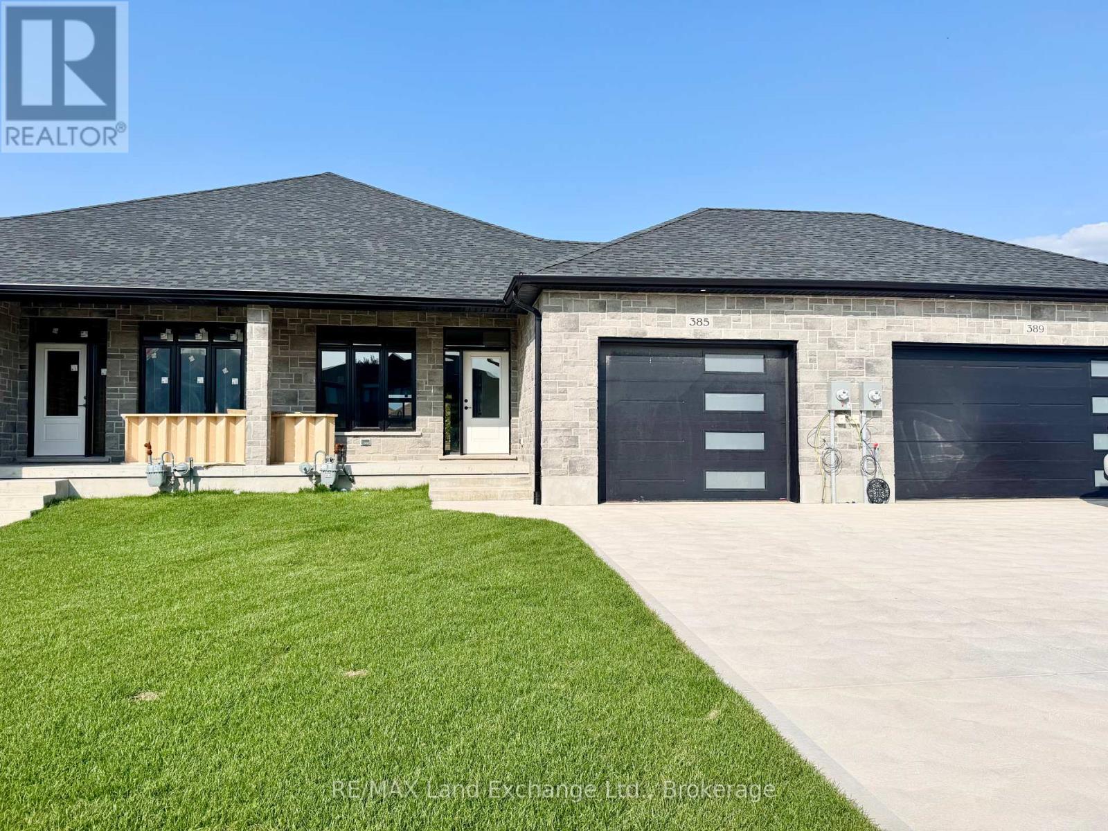 385 Rosner Dr, Saugeen Shores, ON N0H 2C8