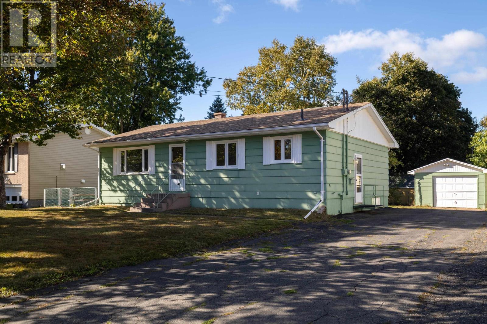 7 Hunt Ave, Charlottetown, PE C1A 2Z6