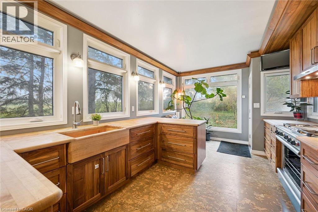 500 Watson Pkwy S, Guelph, ON N1L 0N9