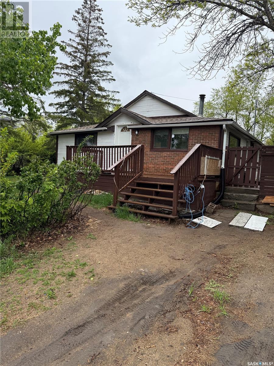 234 Macmurchy Ave, Regina Beach, SK S0G 4C0