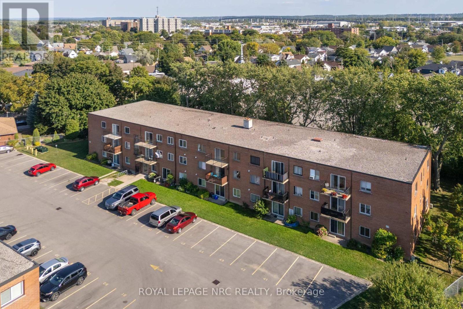 34 456 Carlton St, St. Catharines, ON L2M 4X1