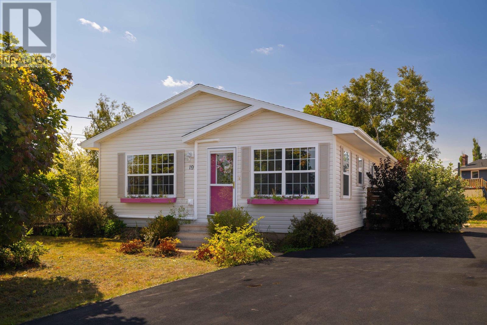 19 Deep River Driveriver Ridge Ests, Charlottetown, PE C1C 1S3