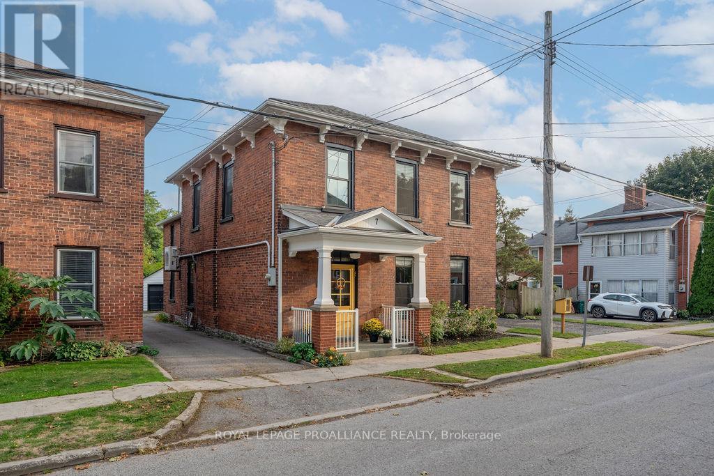 7 Forin St, Belleville, ON K8N 2H5
