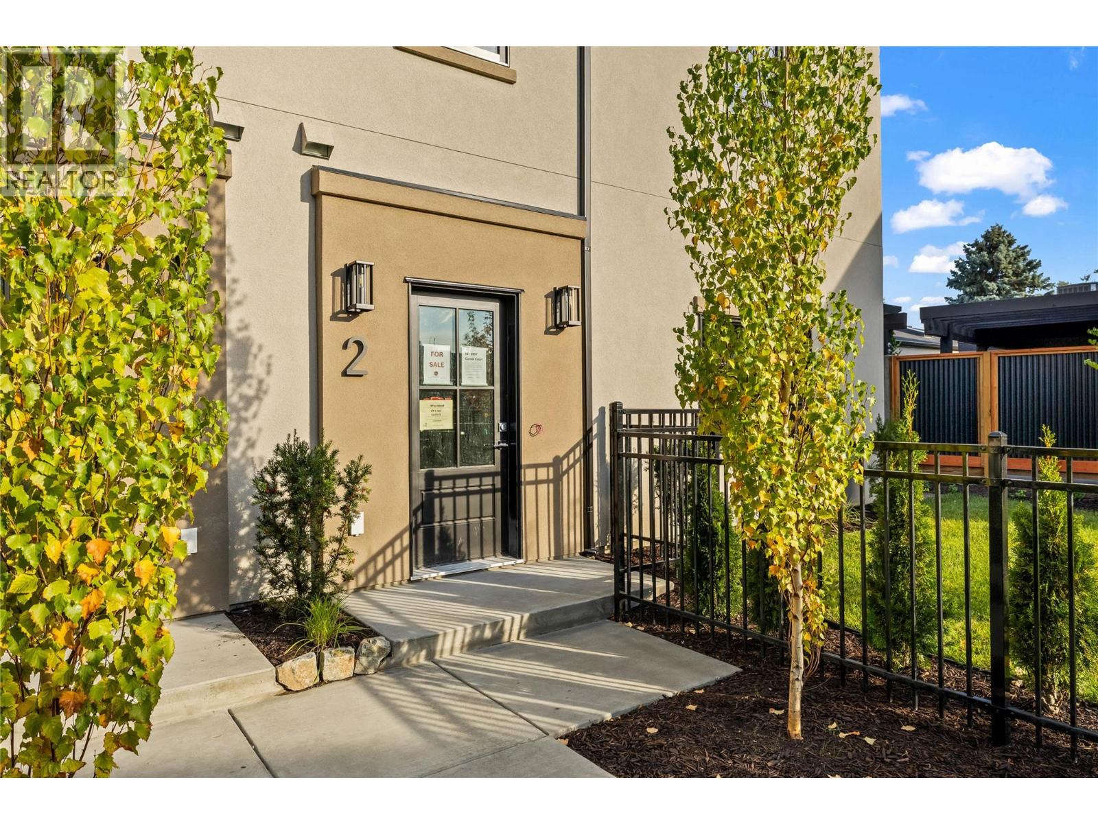 2957 Conlin Court Unit 2, Kelowna, BC V1Y 7S7