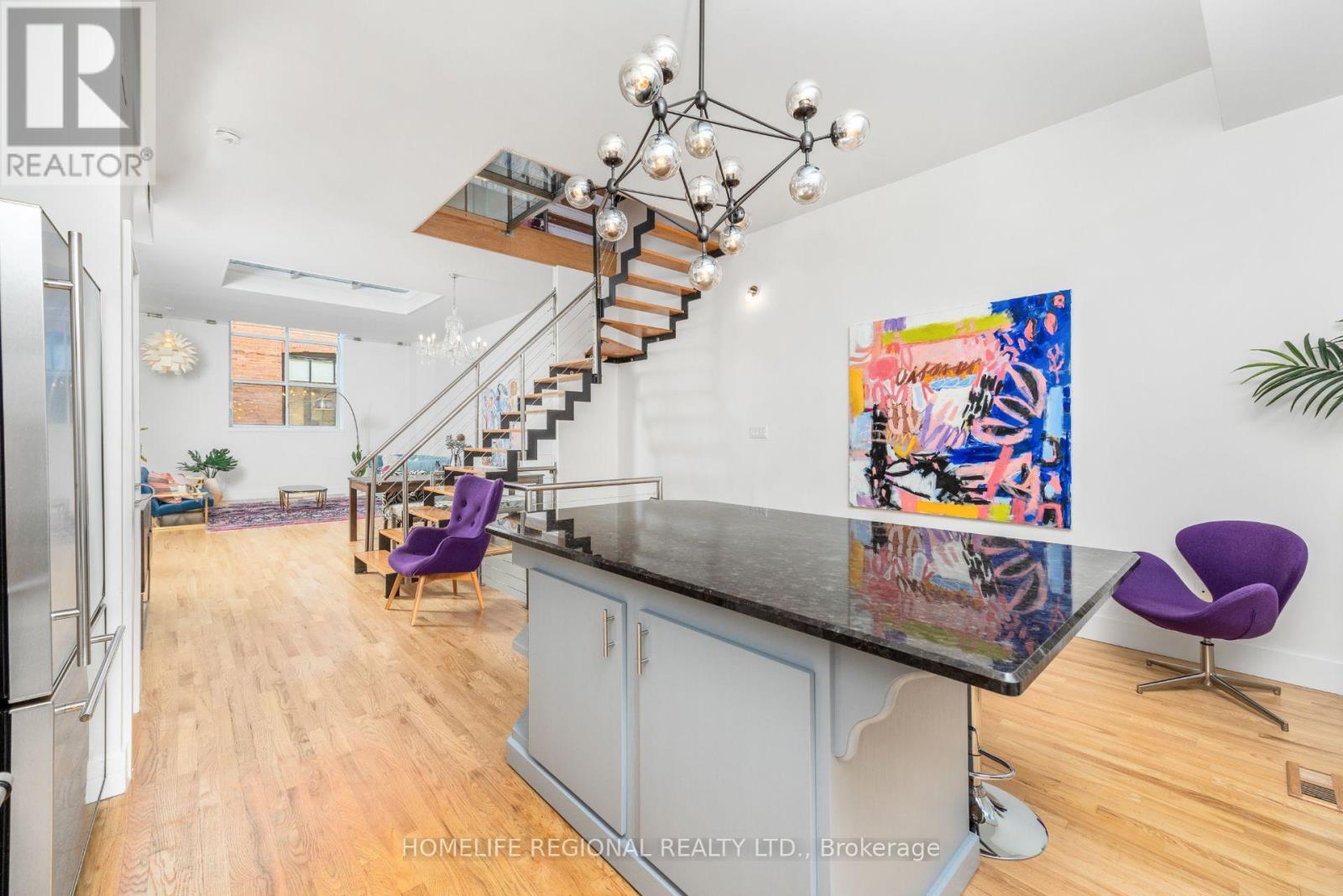 6 62 Claremont St, Toronto, ON M6J 2M5