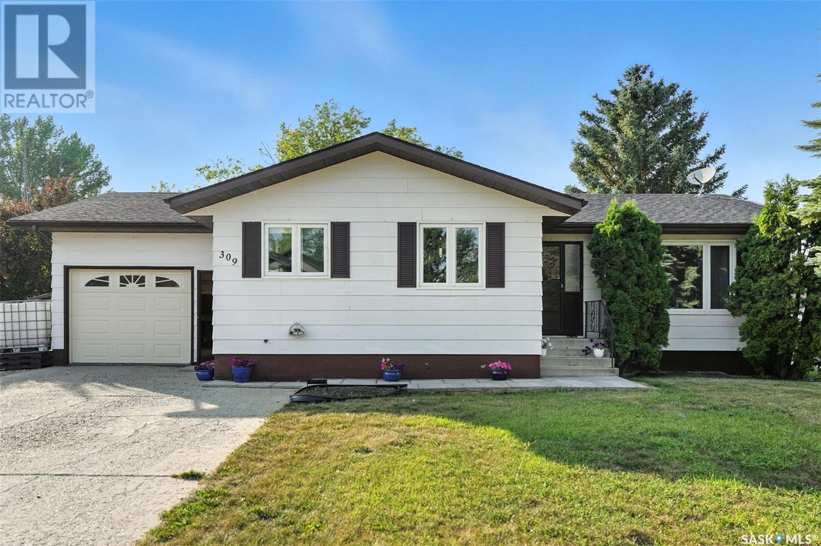 309 Rosher St, Colonsay, SK S0K 0Z0