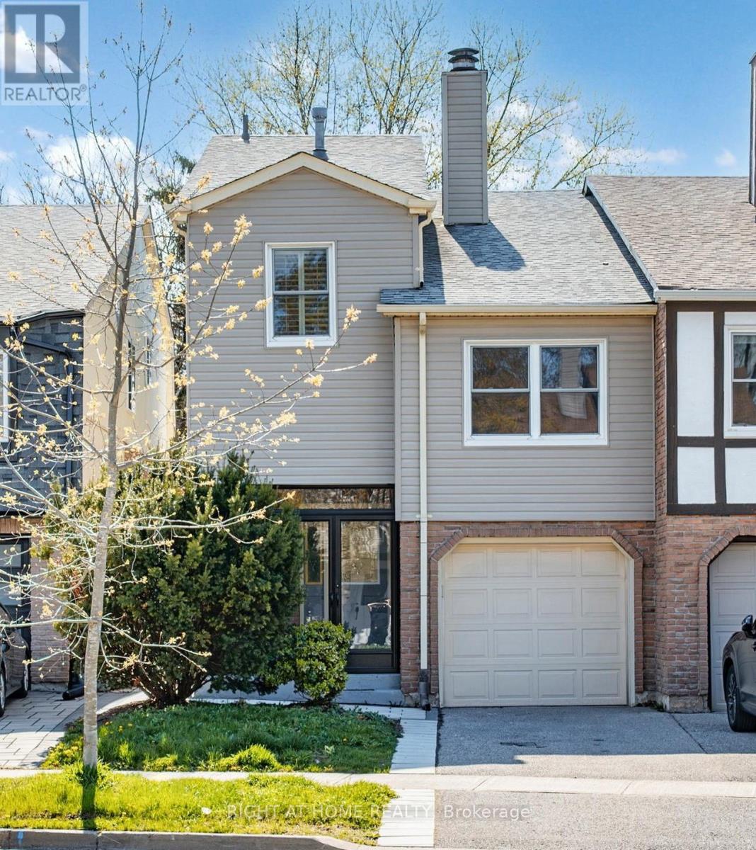 94 Reginald Cres, Markham, ON L3P 3T9