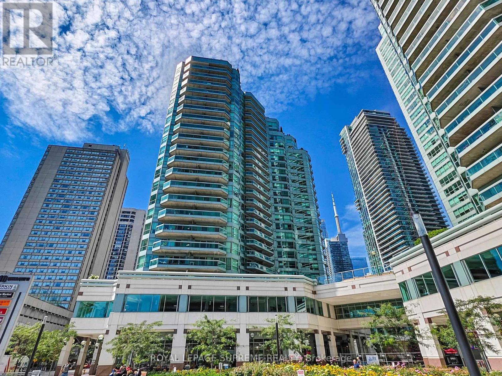 2210 10 Queens Quay W, Toronto, ON M5J 2H1