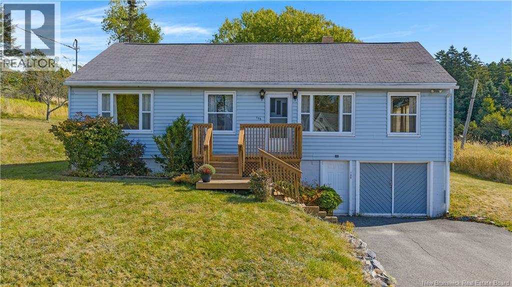 135 Porter St, Saint John, NB E2M 0A4