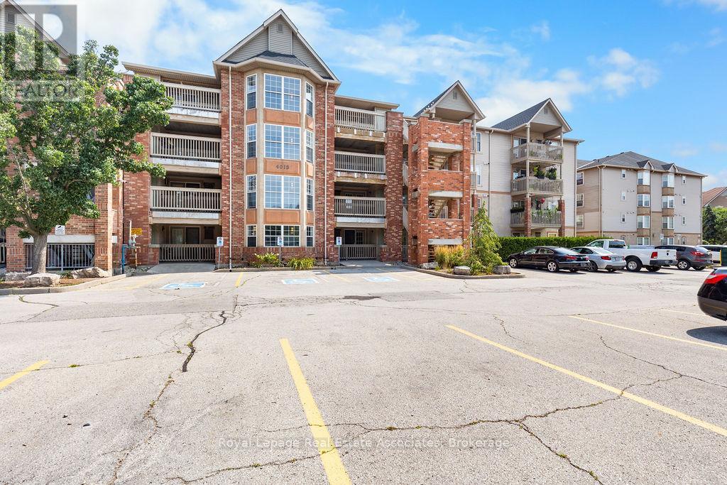 4013 Kilmer Ave, Burlington, ON L7M 4M3