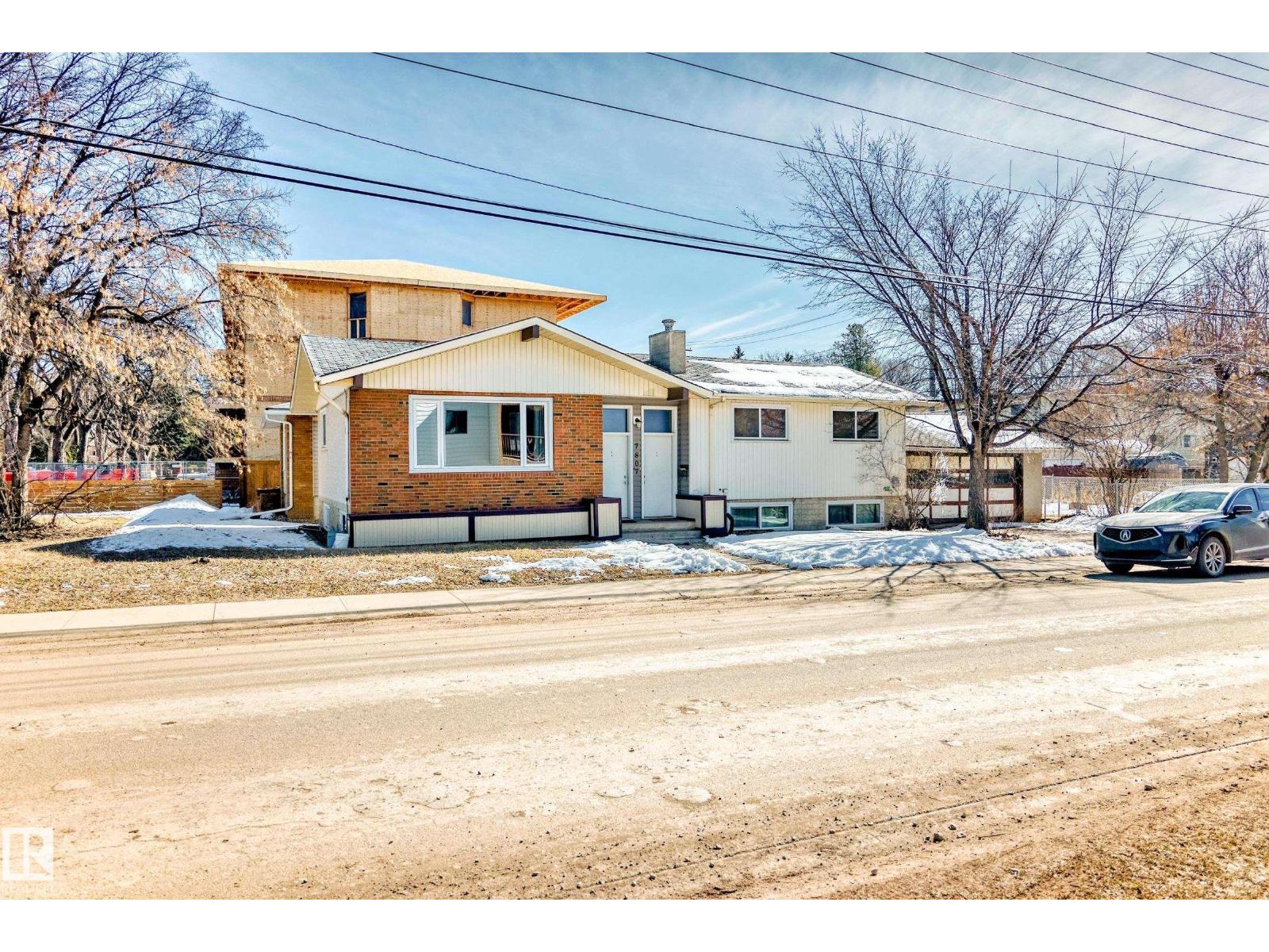 108 St Nw Unit 7807, Edmonton, AB T6E 4M1