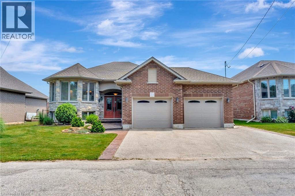 14 Robinson Rd, Waterford, ON N0E 1Y0