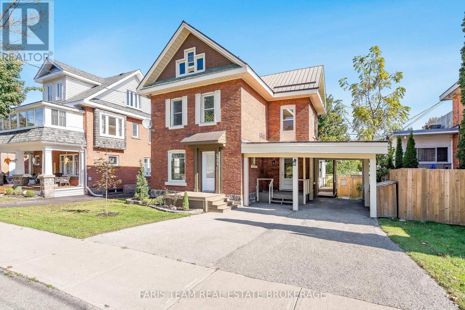 409 Queen St, Midland, ON L4R 3H9