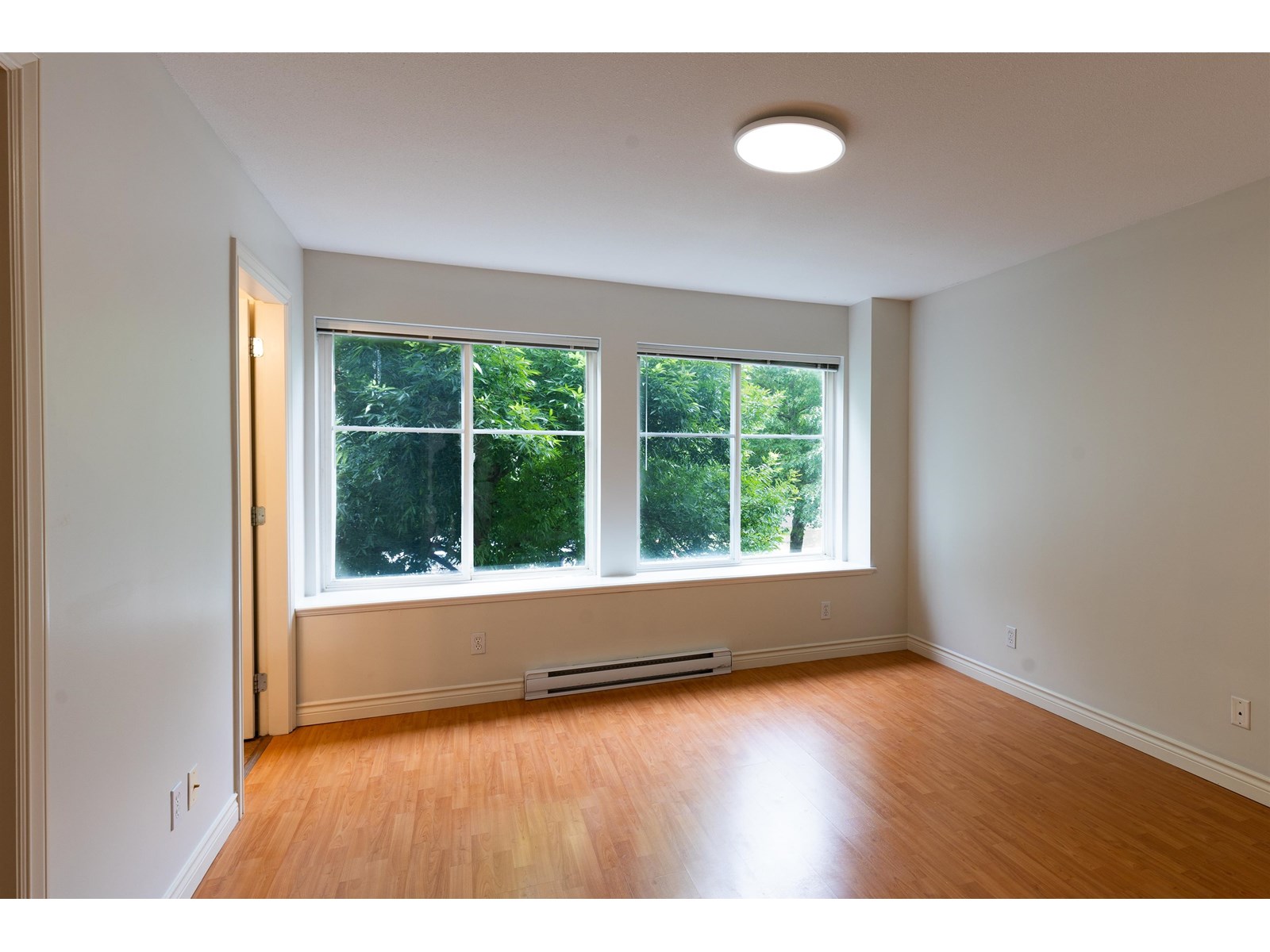 2828 152 Street Unit 201, Surrey, BC V4P 1G6
