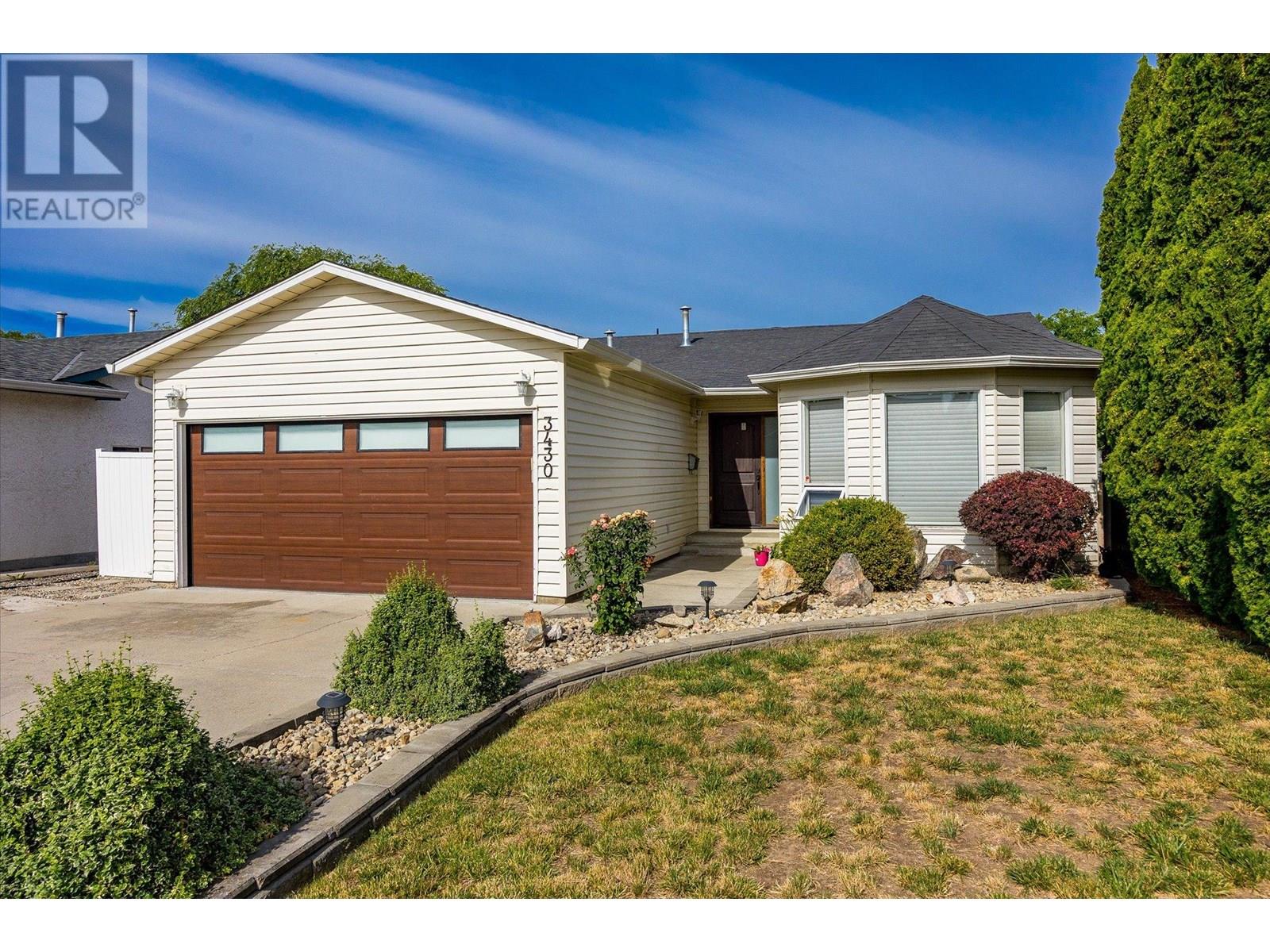 3430 Silverberry Rd, Kelowna, BC V1W 3V5