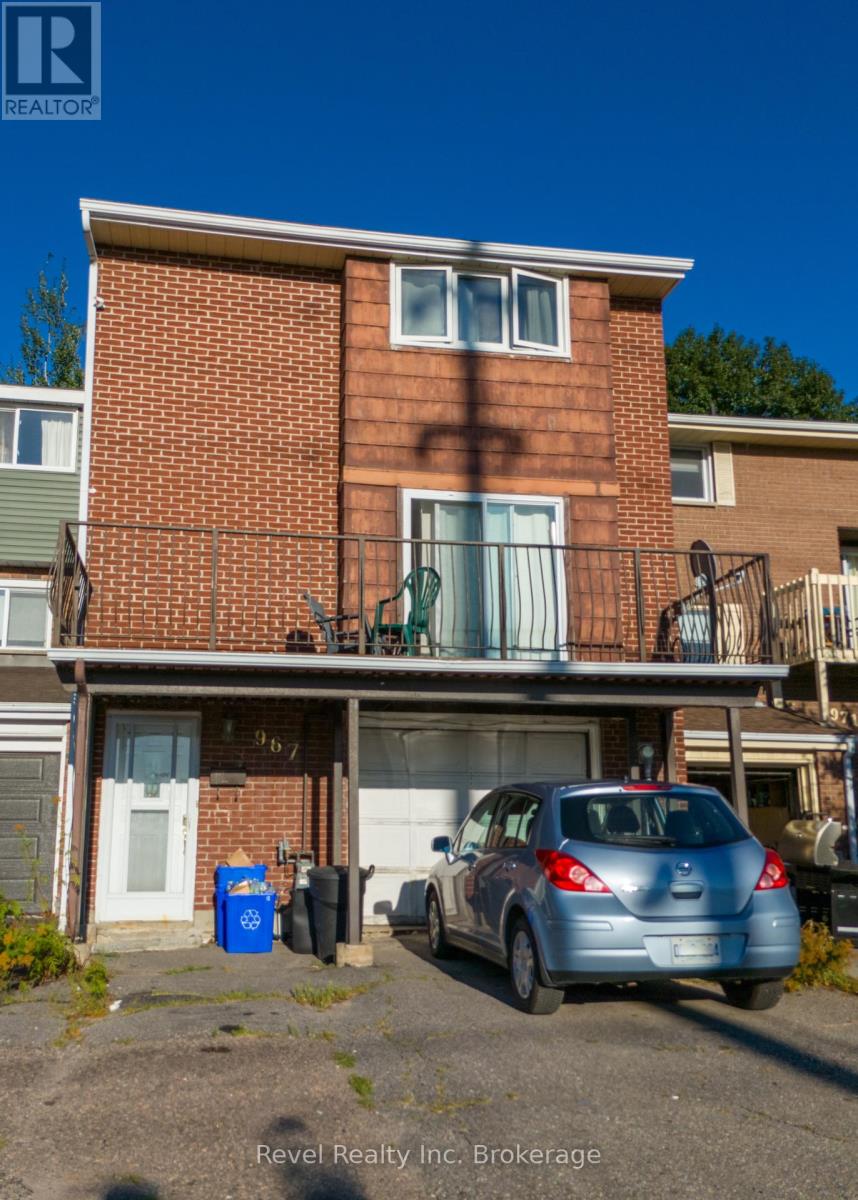 967 Tackaberry Dr, North Bay, ON P1B 4R8
