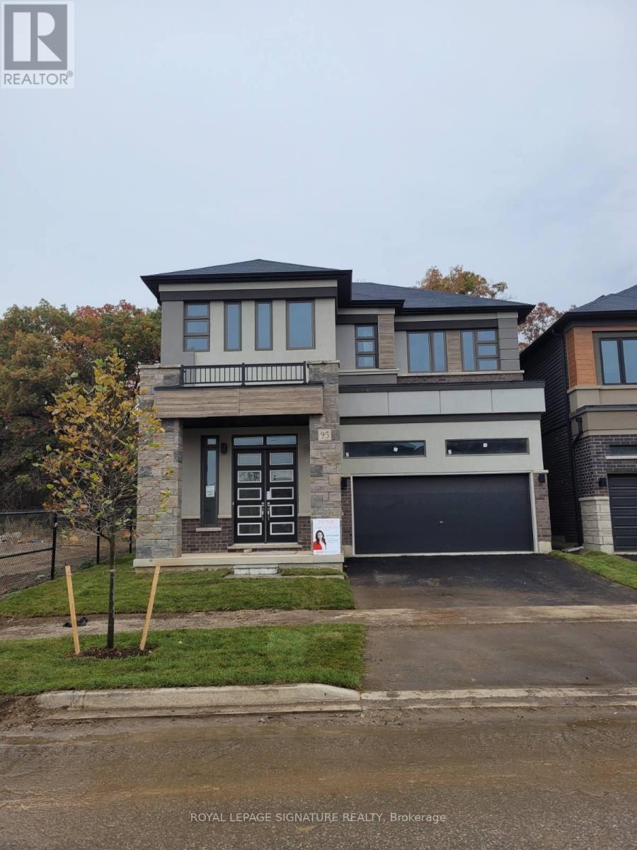 95 Macklin St, Brantford, ON N3T 5L8