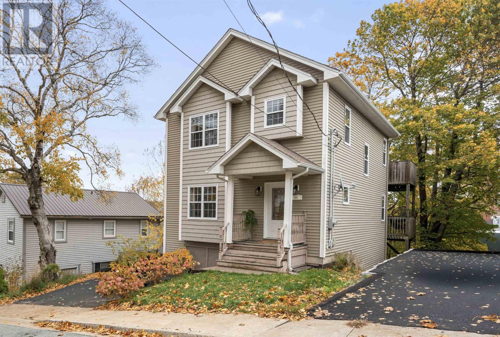 64 Rose St, Dartmouth, NS B3A 2T9