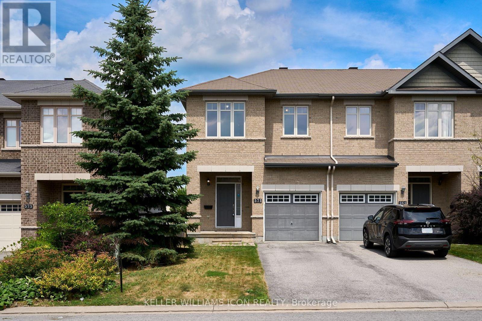 571 Remnor Ave, Ottawa, ON K2T 0A5