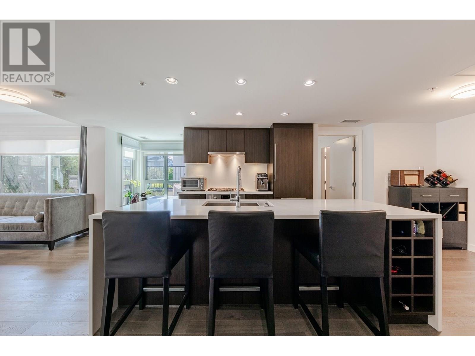 7828 Granville Street Unit 104, Vancouver, BC V6P 4Z2