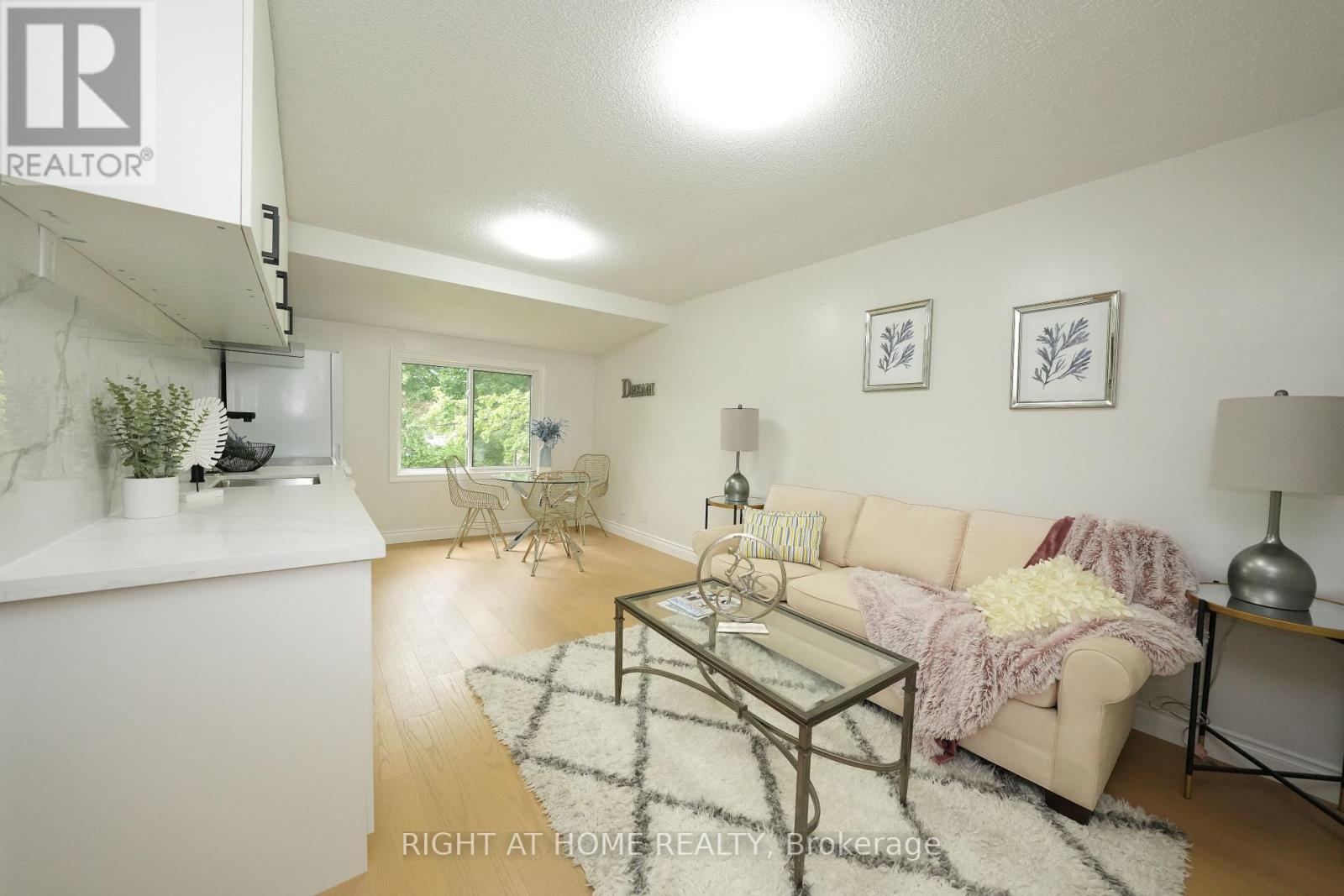 149 Dorset Rd, Toronto, ON M1M 2T5