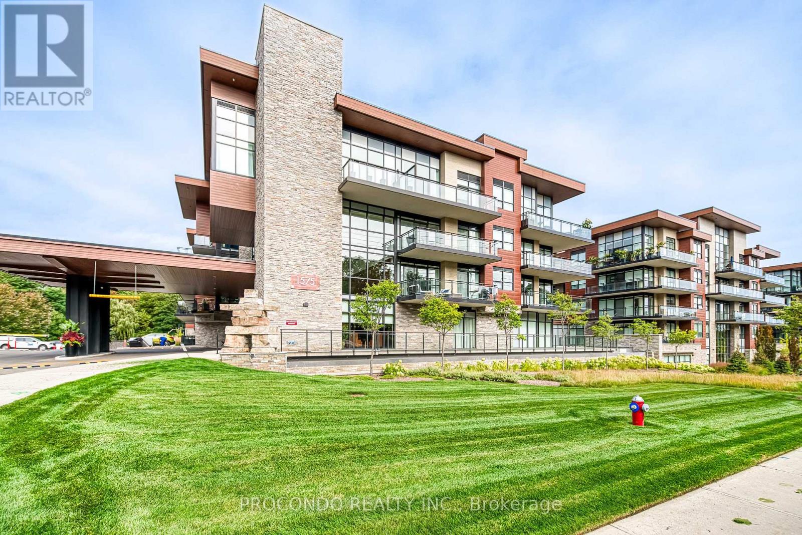 350 1575 Lakeshore Rd W, Mississauga, ON L5J 0B1