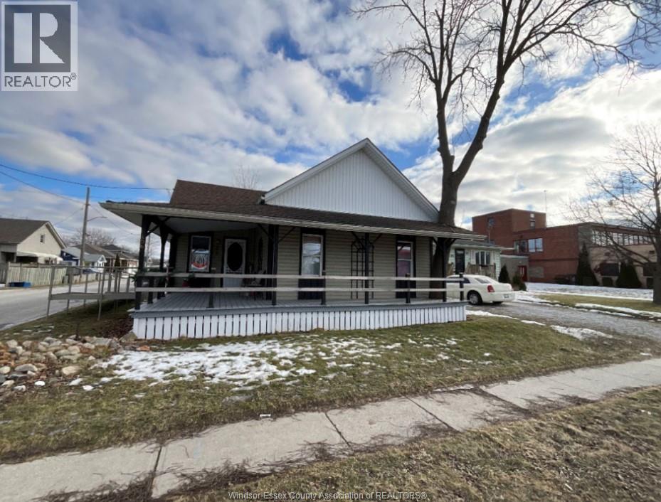 106 Park Ave E, Chatham, ON N7M 3V4