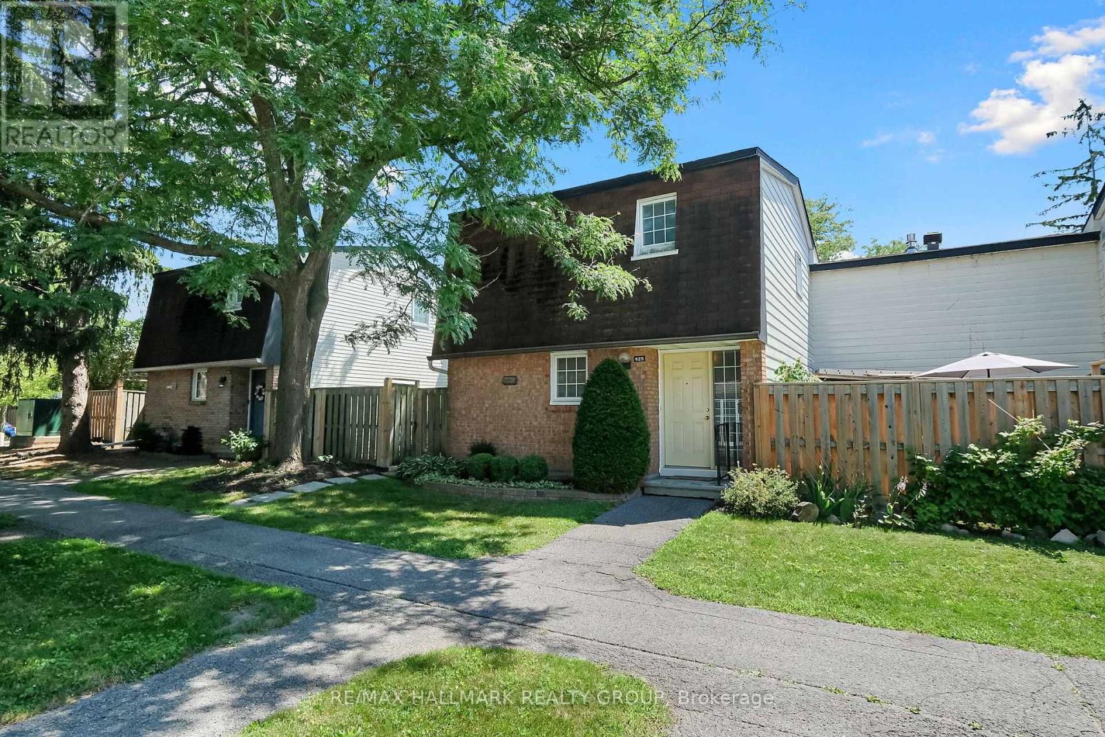 625 Trelawny Private, Ottawa, ON K2C 3M9