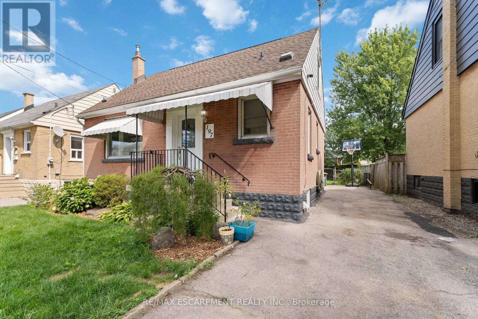 197 E 12th St, Hamilton, ON L9A 3X5