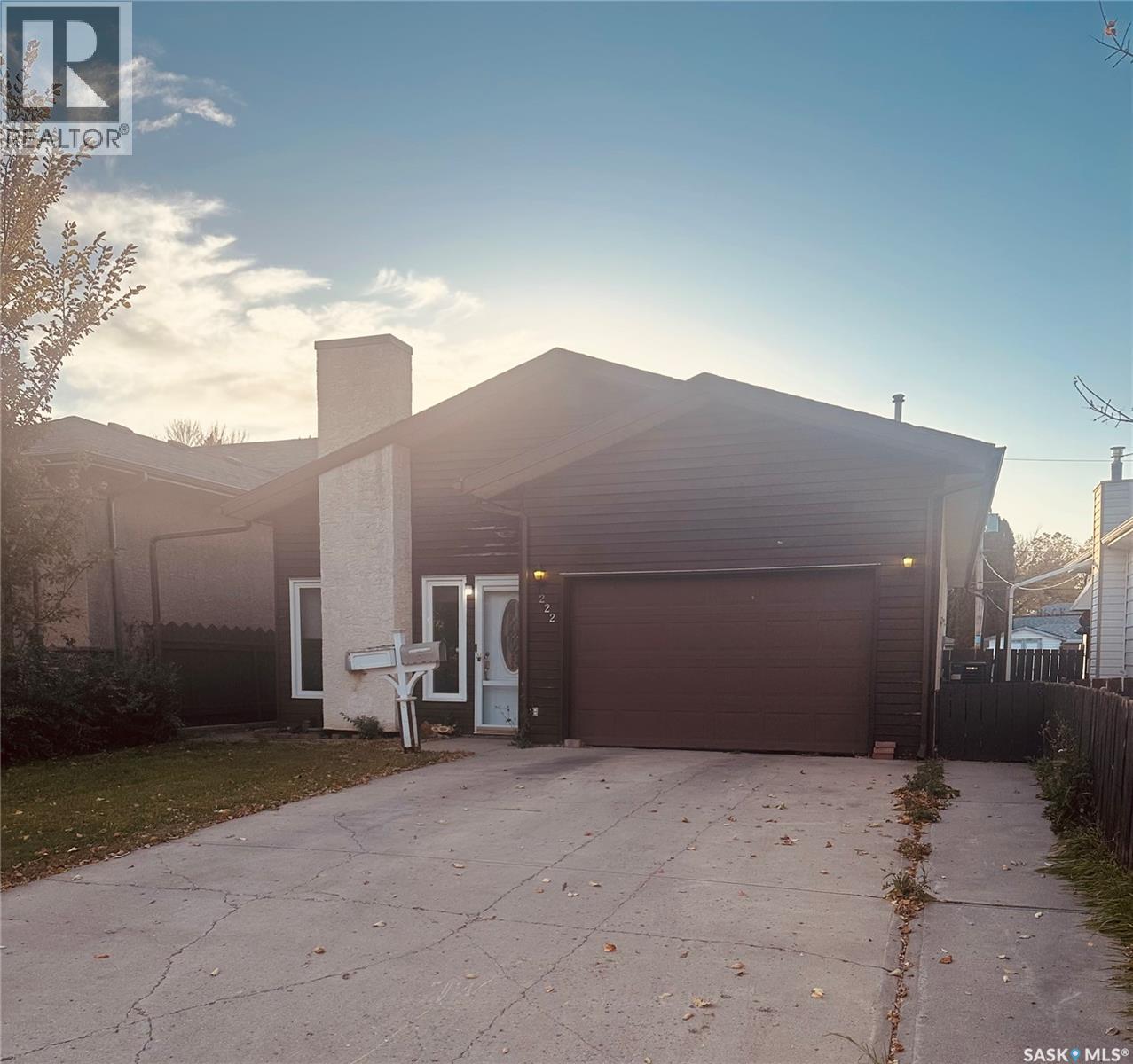 222 Angus St, Regina, SK S4R 3K9
