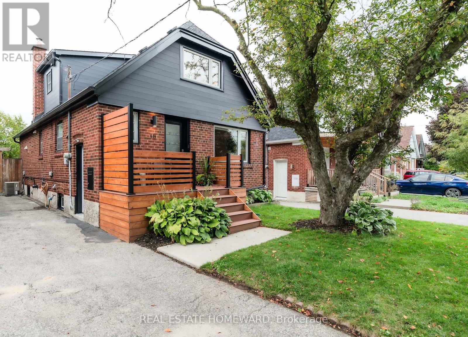 10 Norlong Blvd, Toronto, ON M4C 3W6
